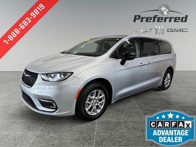 used 2024 Chrysler Pacifica car, priced at $29,798