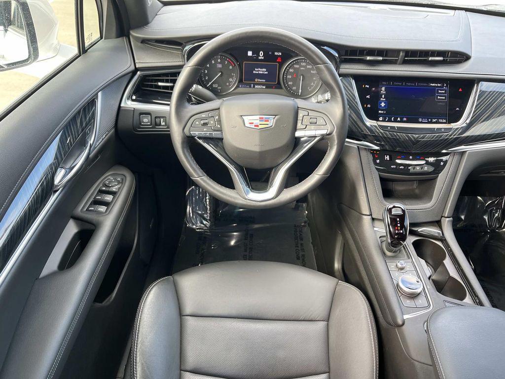 used 2023 Cadillac XT6 car, priced at $38,900