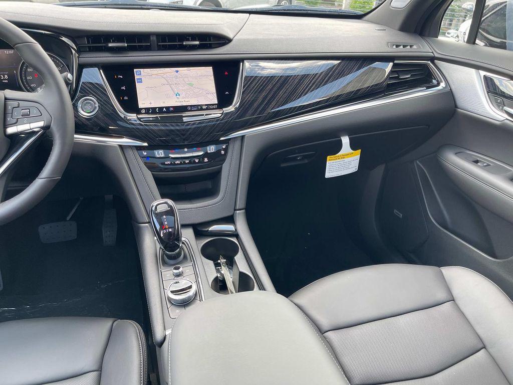new 2025 Cadillac XT6 car, priced at $62,565