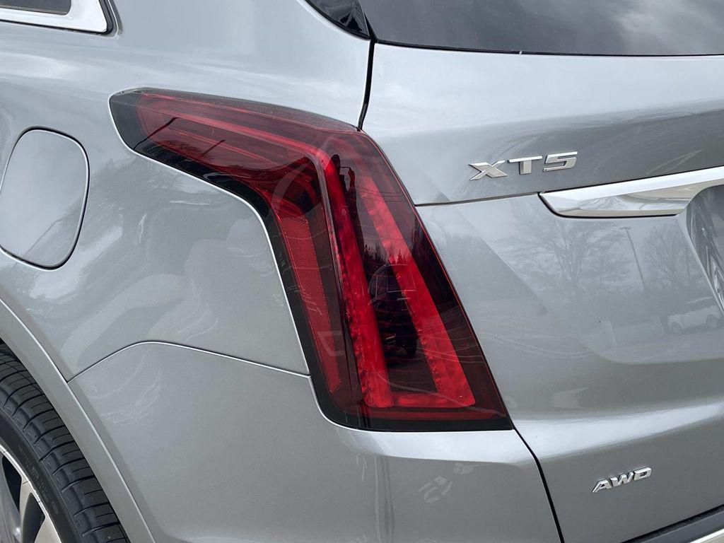 new 2026 Cadillac XT5 car, priced at $61,470