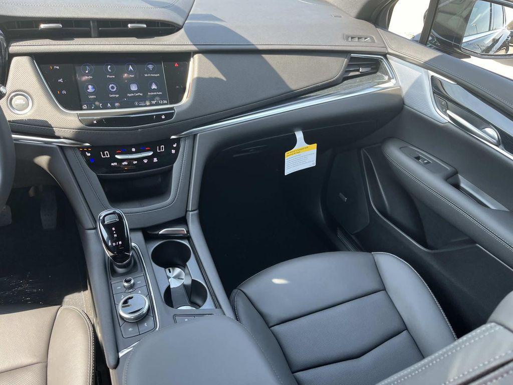new 2026 Cadillac XT5 car, priced at $59,995
