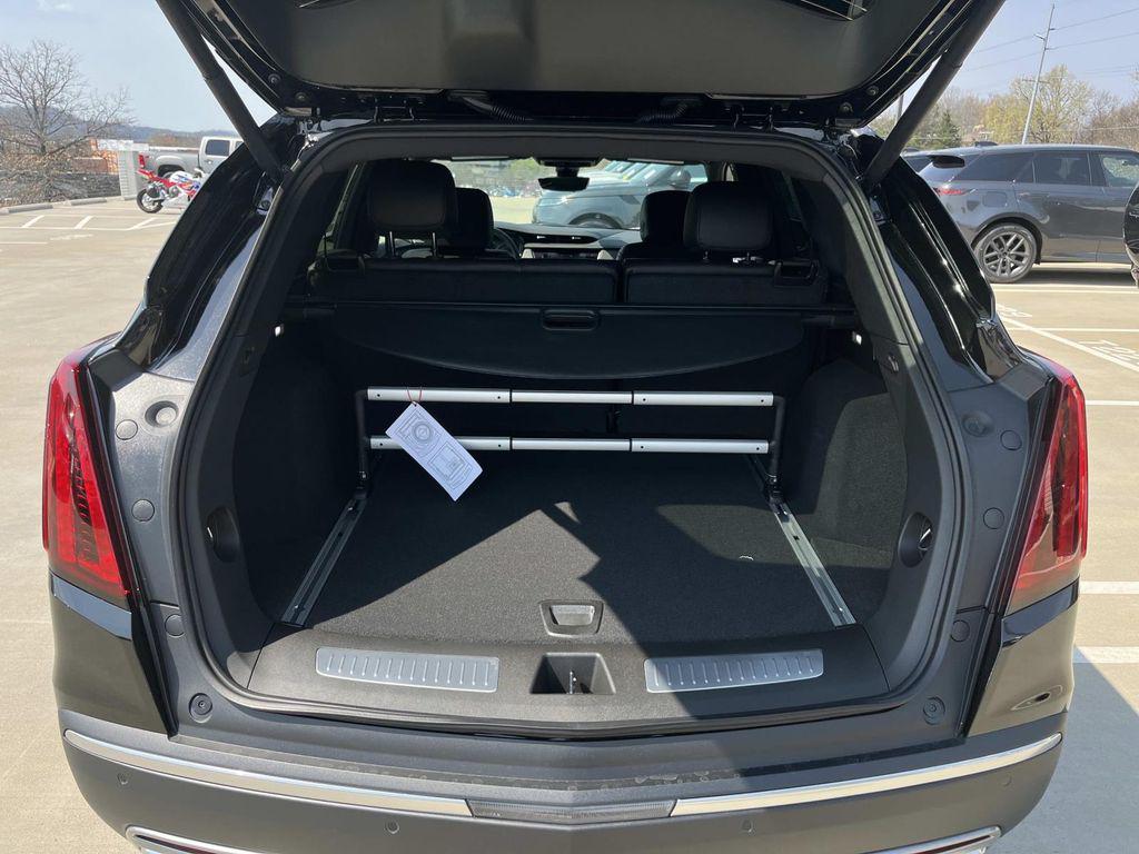 new 2026 Cadillac XT5 car, priced at $59,995