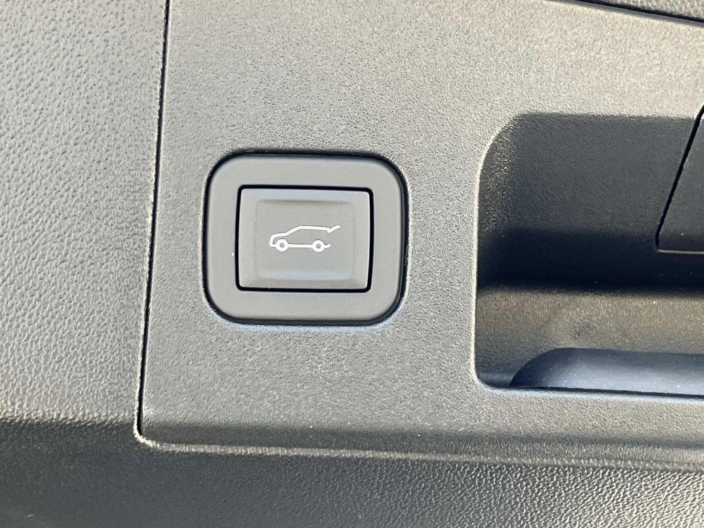 new 2026 Cadillac XT5 car, priced at $60,595