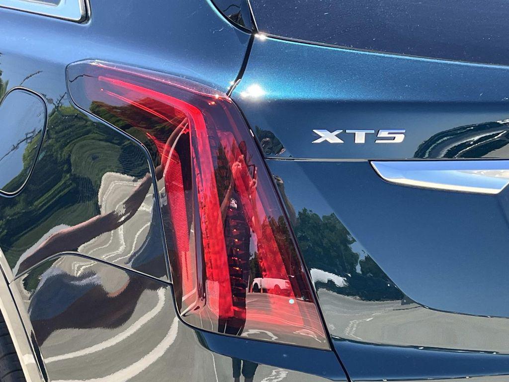 new 2026 Cadillac XT5 car, priced at $62,095