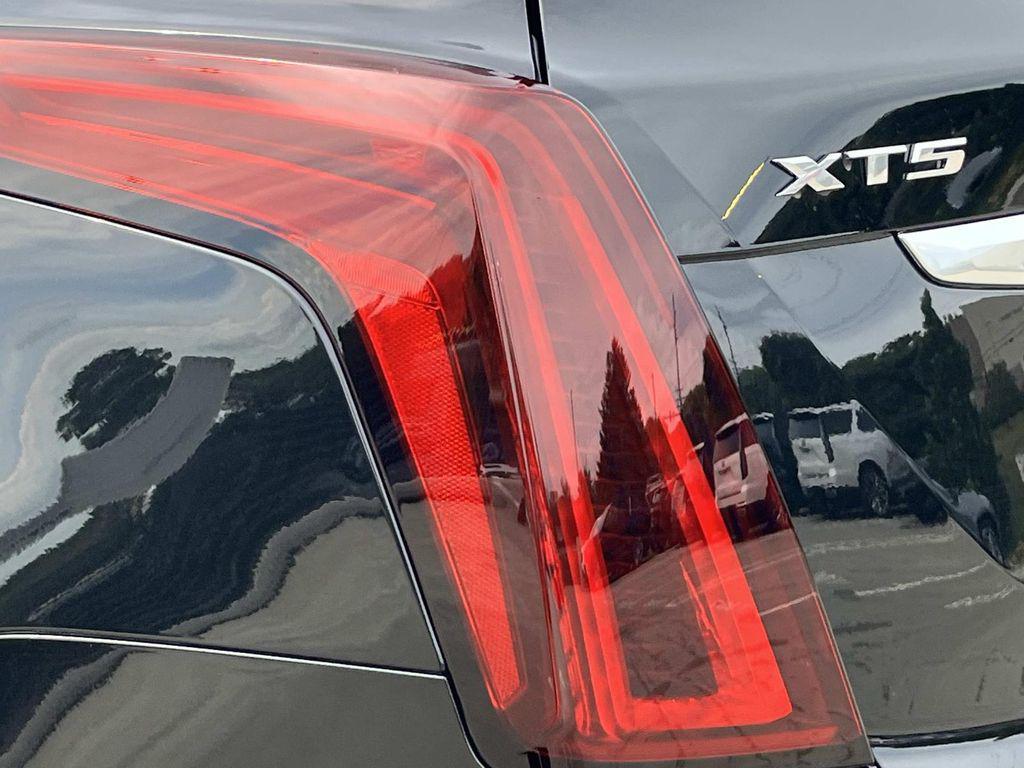 new 2025 Cadillac XT5 car, priced at $57,190