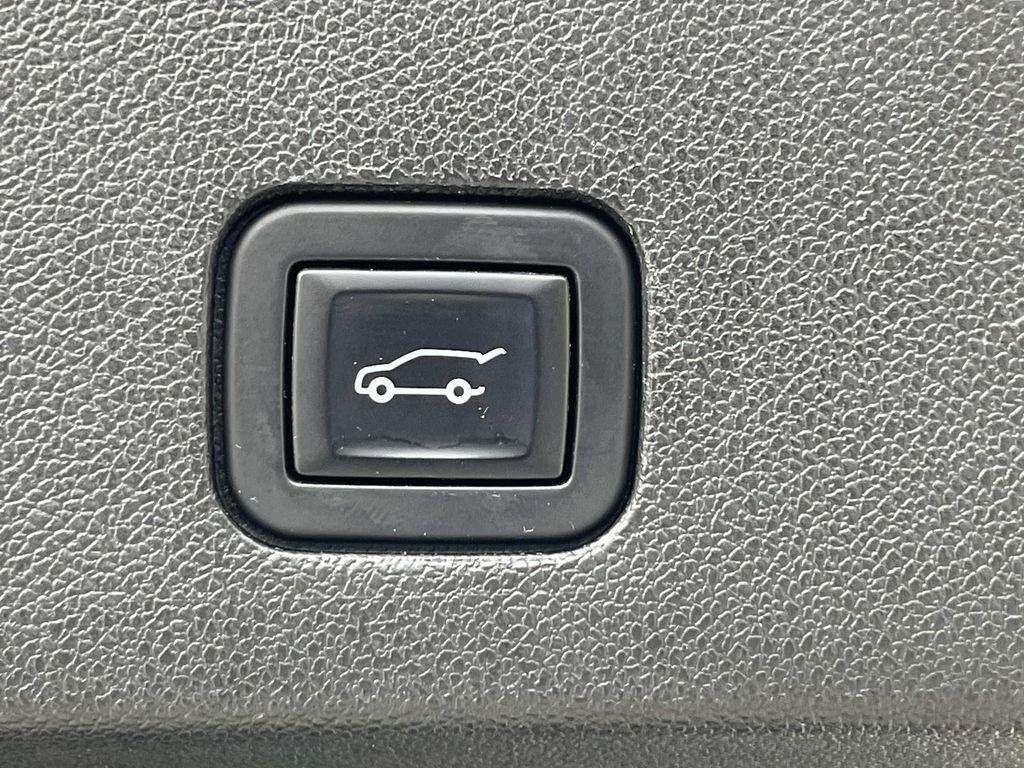 used 2021 Cadillac XT6 car, priced at $30,997