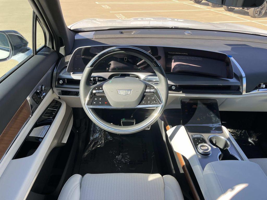 new 2026 Cadillac VISTIQ car, priced at $81,615