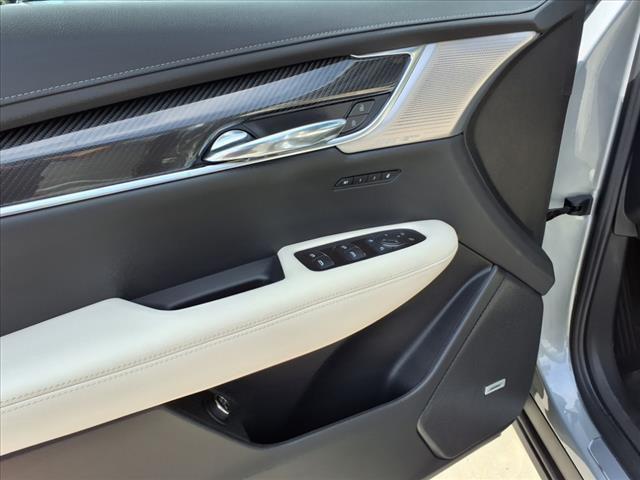 new 2025 Cadillac XT6 car, priced at $67,840