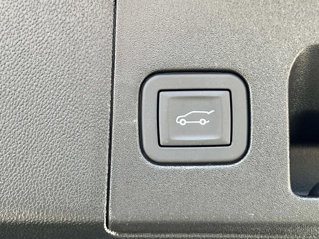 used 2026 Cadillac XT5 car, priced at $46,900