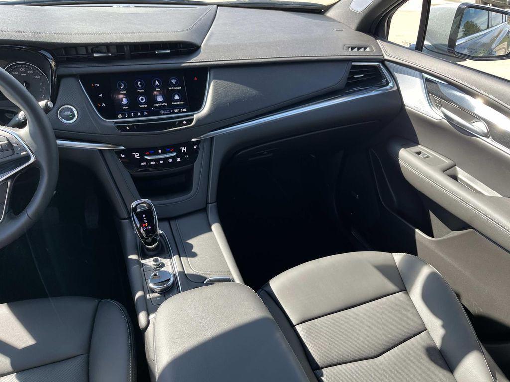 used 2026 Cadillac XT5 car, priced at $46,900