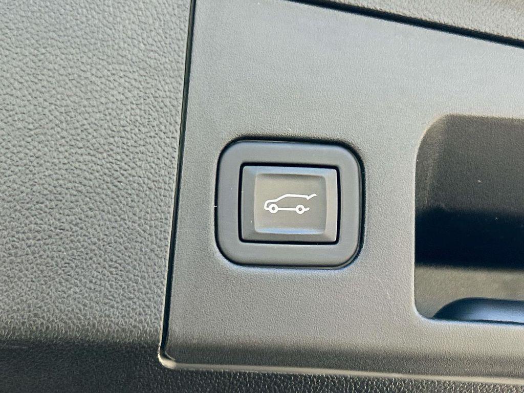 used 2023 Cadillac XT4 car, priced at $31,900