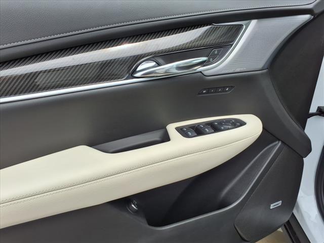 new 2025 Cadillac XT6 car, priced at $69,065