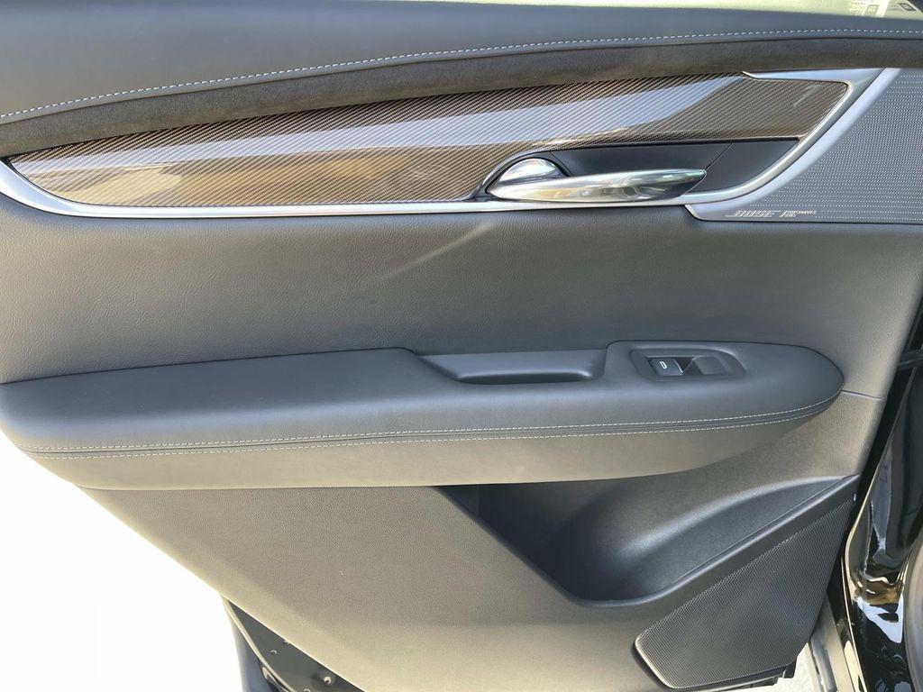 used 2025 Cadillac XT6 car, priced at $54,900