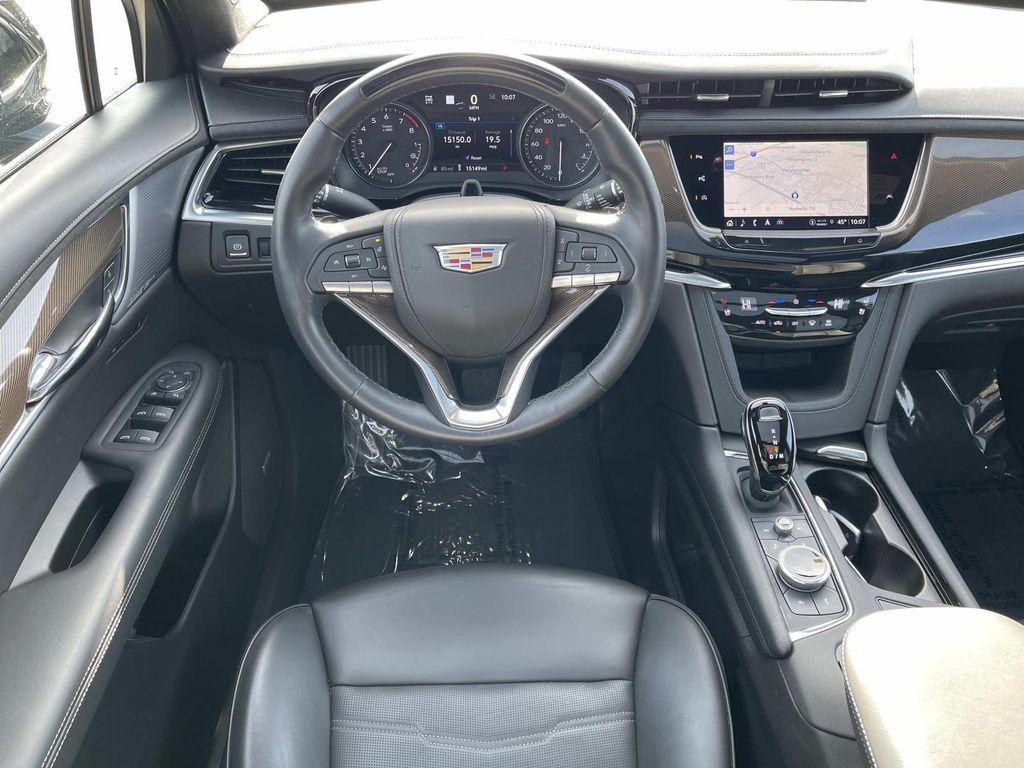 used 2025 Cadillac XT6 car, priced at $54,900