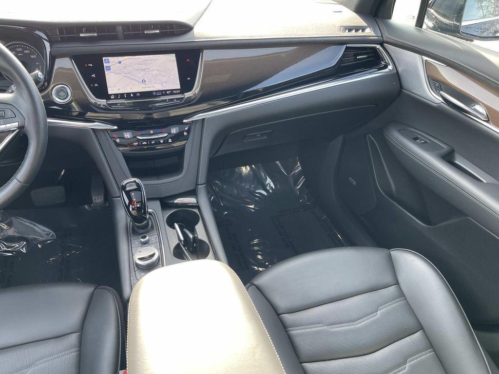 used 2025 Cadillac XT6 car, priced at $54,900
