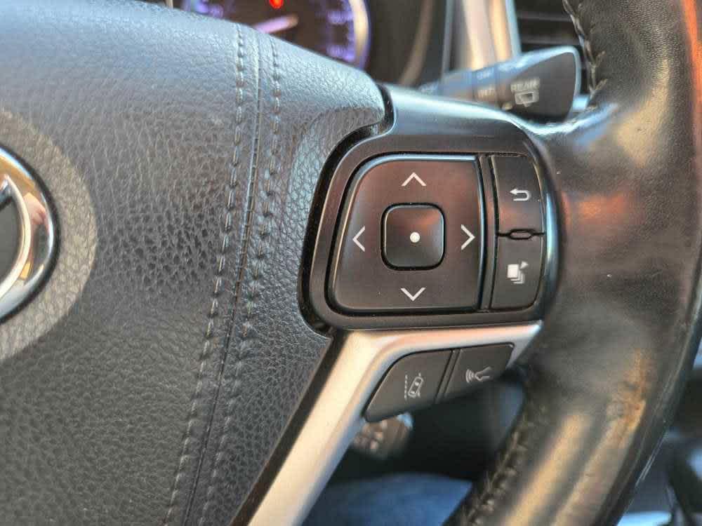 used 2019 Toyota Highlander car, priced at $22,500