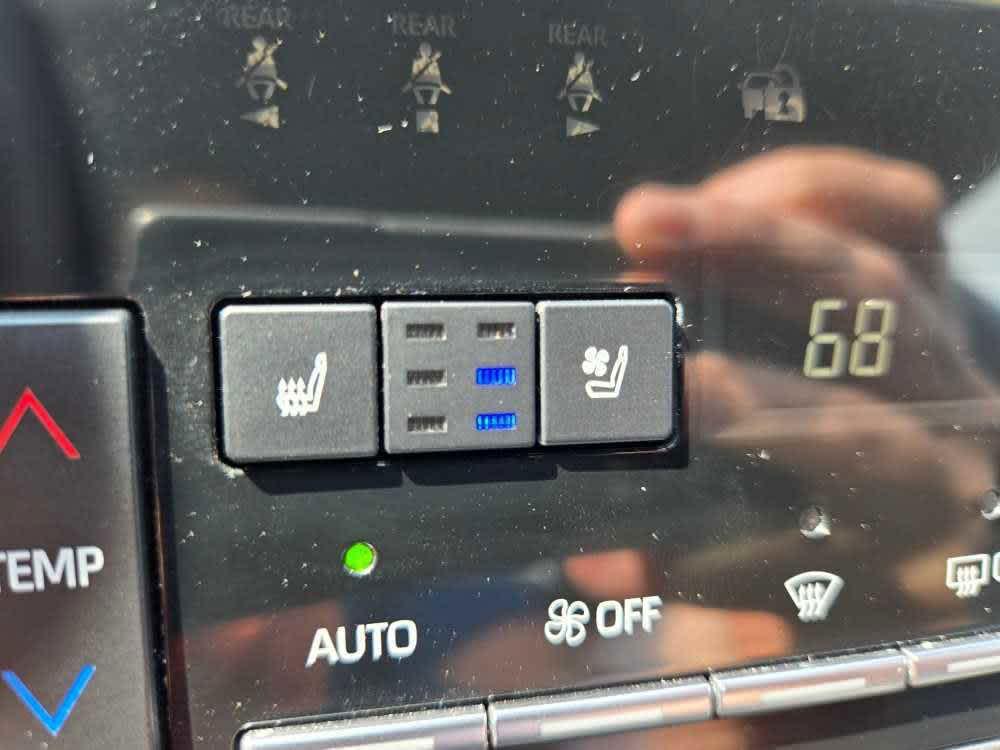 used 2019 Toyota Avalon Hybrid car, priced at $24,500