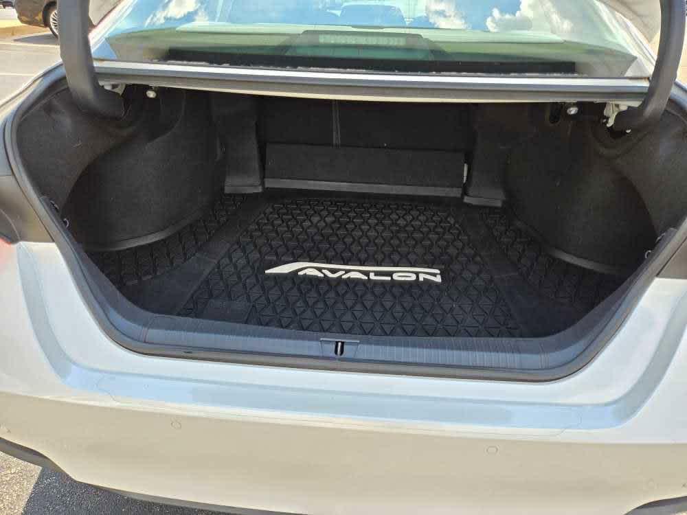 used 2019 Toyota Avalon Hybrid car, priced at $22,500