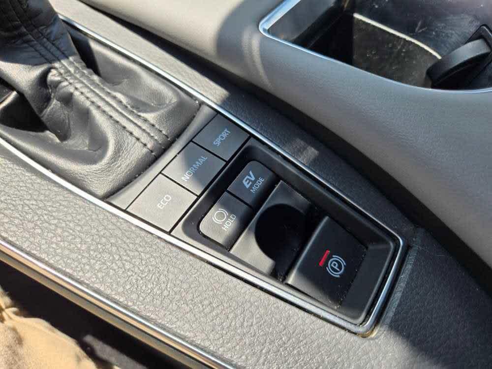 used 2019 Toyota Avalon Hybrid car, priced at $22,500