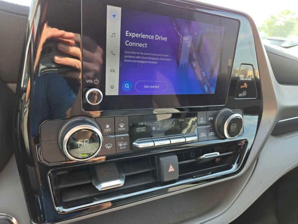 used 2023 Toyota Highlander car, priced at $28,000