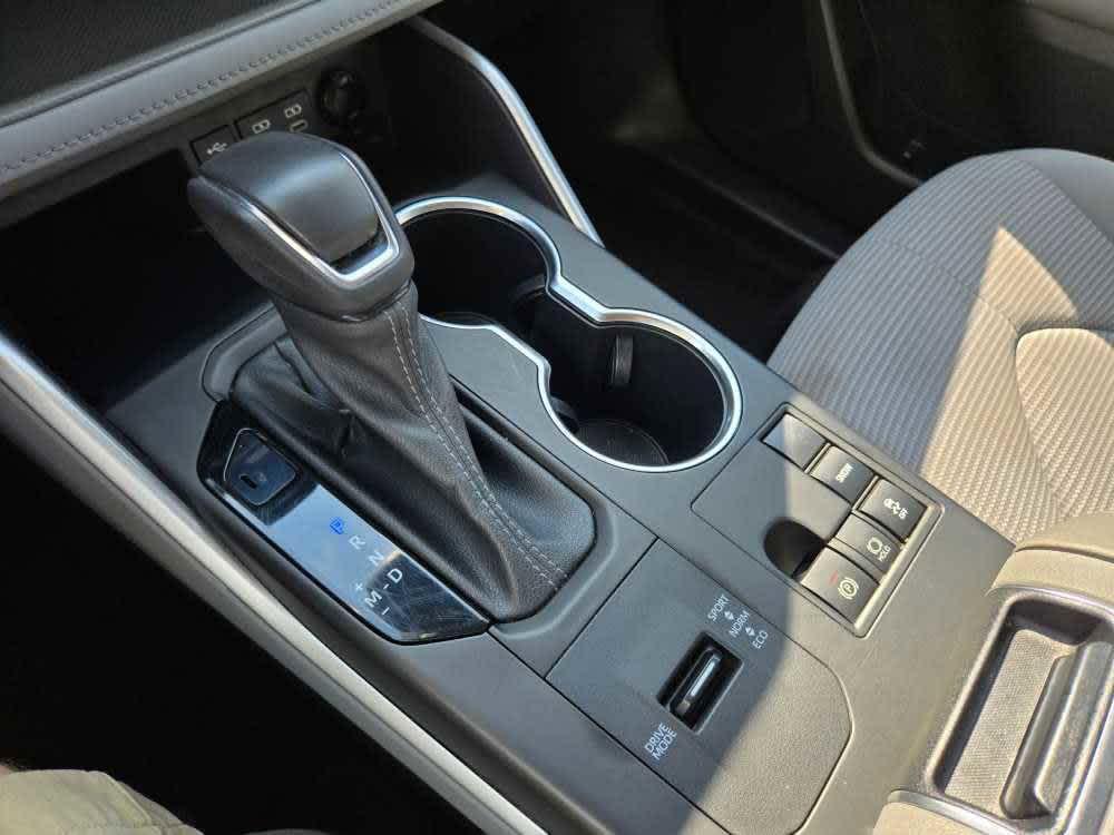 used 2023 Toyota Highlander car, priced at $28,000