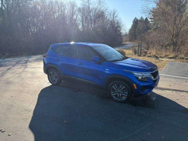 used 2023 Kia Seltos car, priced at $20,753