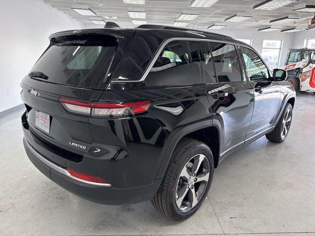 new 2026 Jeep Grand Cherokee car, priced at $40,781