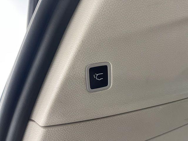 used 2021 Chrysler Pacifica car, priced at $28,350