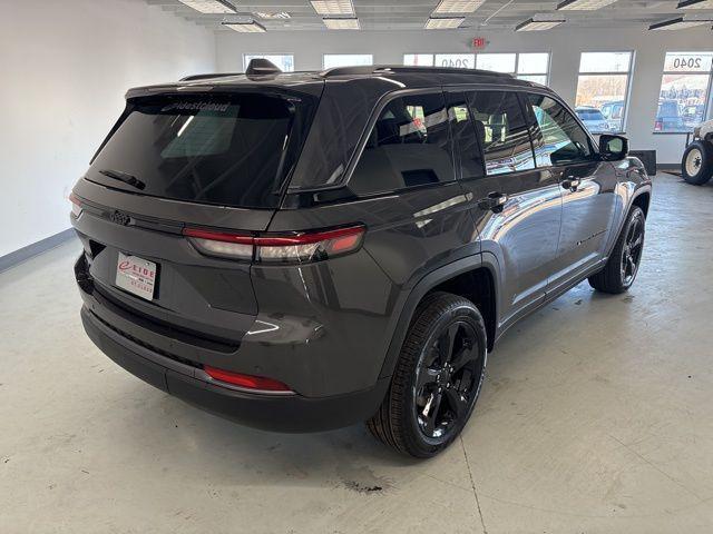 new 2026 Jeep Grand Cherokee car, priced at $43,937