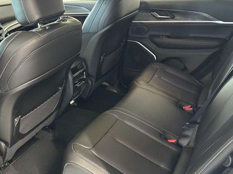 new 2026 Jeep Grand Cherokee car, priced at $43,937