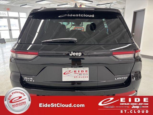 new 2025 Jeep Grand Cherokee car, priced at $40,702