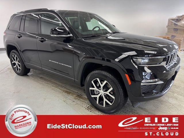 new 2025 Jeep Grand Cherokee car, priced at $40,702