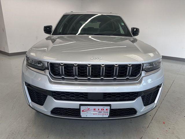 new 2026 Jeep Grand Cherokee car, priced at $38,779