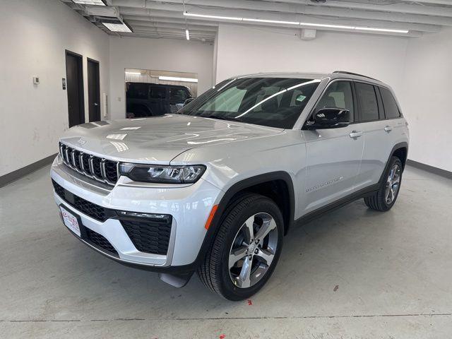 new 2026 Jeep Grand Cherokee car, priced at $38,779