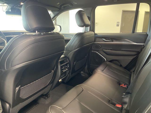 new 2026 Jeep Grand Cherokee car, priced at $38,779