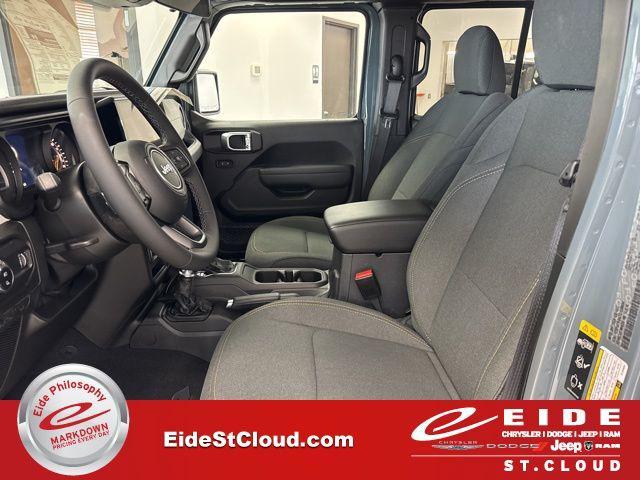 new 2026 Jeep Gladiator car, priced at $47,321