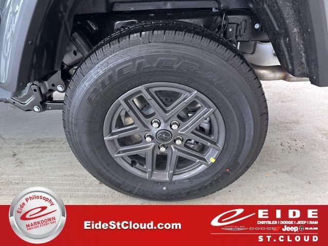 new 2026 Jeep Gladiator car, priced at $47,321