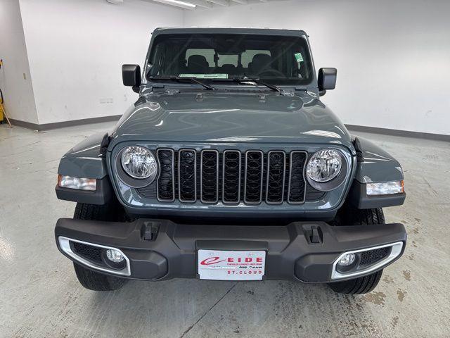 new 2026 Jeep Gladiator car, priced at $40,339