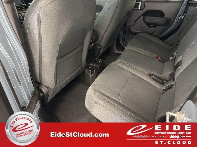 new 2026 Jeep Gladiator car, priced at $47,321