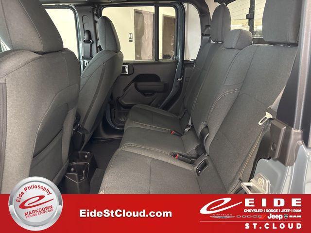 new 2026 Jeep Gladiator car, priced at $47,321