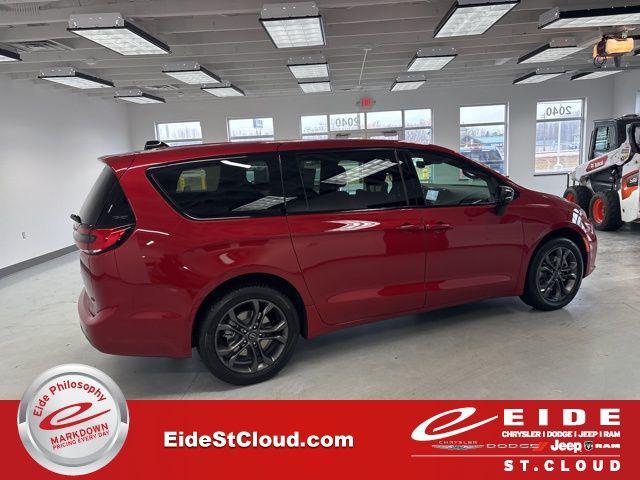 new 2026 Chrysler Pacifica car, priced at $44,937