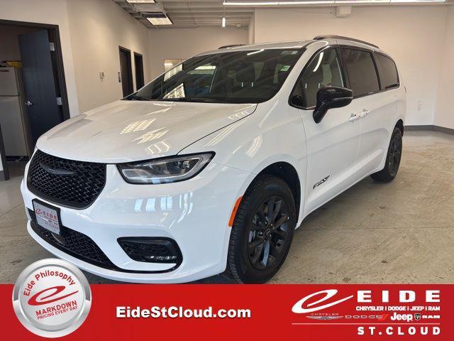 new 2026 Chrysler Pacifica car, priced at $45,121