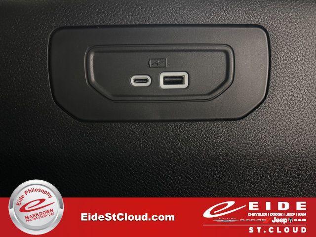 new 2025 Jeep Grand Cherokee L car, priced at $49,163