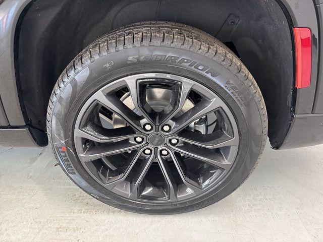 new 2026 Jeep Grand Wagoneer L car, priced at $97,367