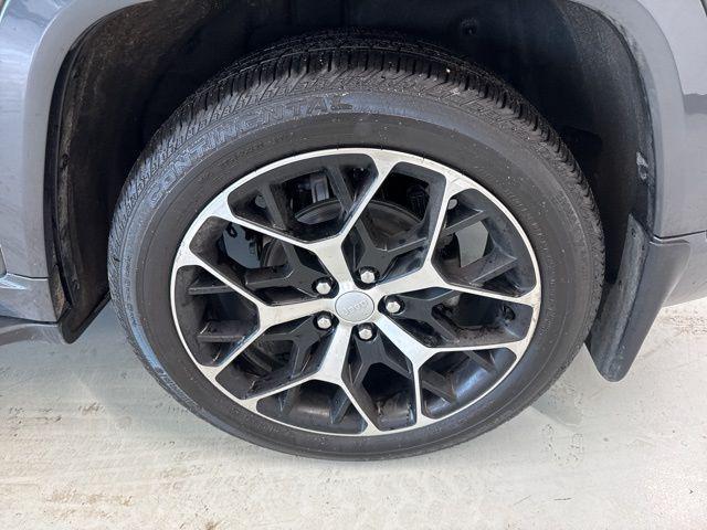 used 2024 Jeep Grand Cherokee car, priced at $44,500