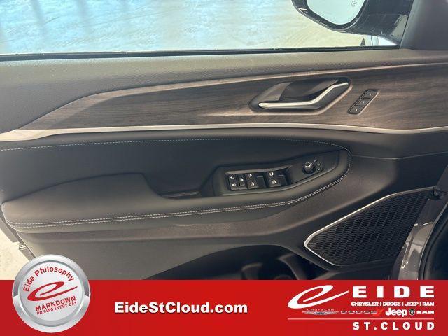 new 2026 Jeep Grand Cherokee L car, priced at $55,354