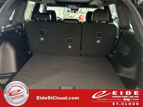 new 2025 Jeep Grand Cherokee car, priced at $43,960