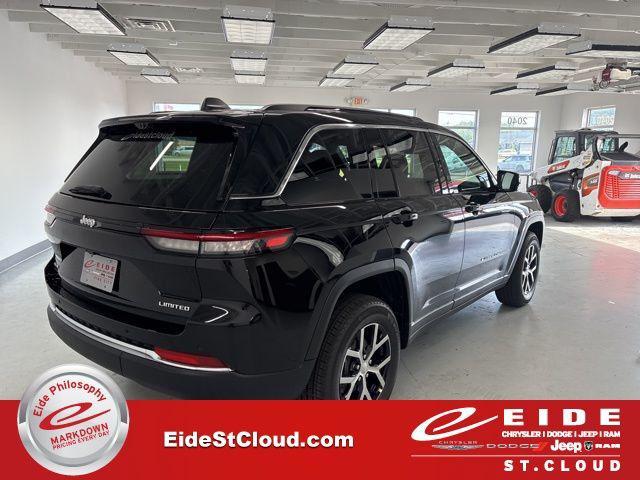 new 2025 Jeep Grand Cherokee car, priced at $43,960