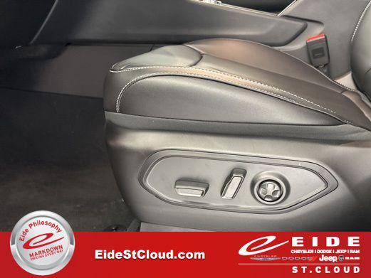 new 2025 Jeep Grand Cherokee car, priced at $43,960