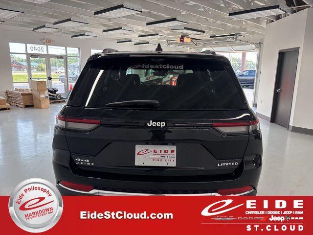 new 2025 Jeep Grand Cherokee car, priced at $43,960